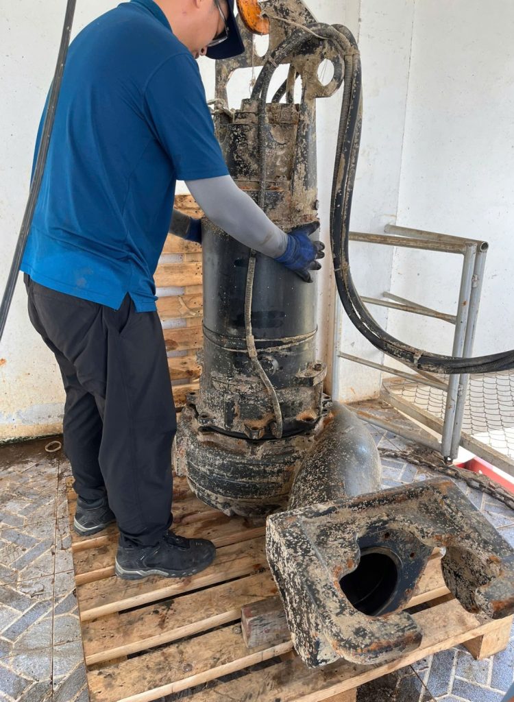 Quy trình cơ bản khi thay thế phốt của bơm chìm 1 z7971332374963 ef60a8bdefa3ebfd1e01d87adfc6b160 e1783397486312